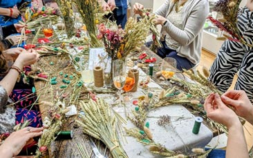 mobile dried wreath workshop hen party