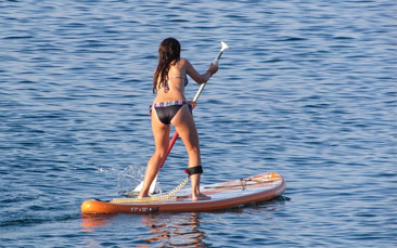 stand up paddleboarding hen party