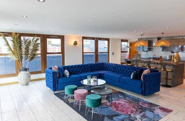 Liverpool hen party houses