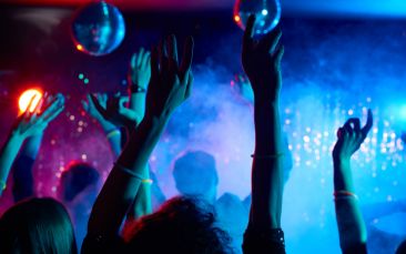 80s and 90s daytime clubbing hen party