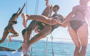 private boat tour hen party