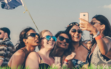 booze cruise hen party