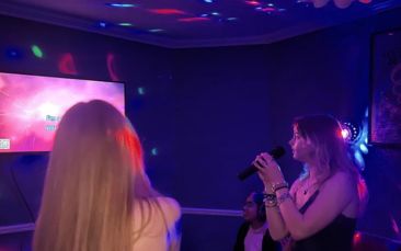 bottomless karaoke hen party