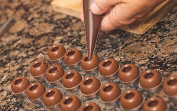 chocolate making workshop with venue hen party