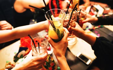 cocktail mixing & meal hen party