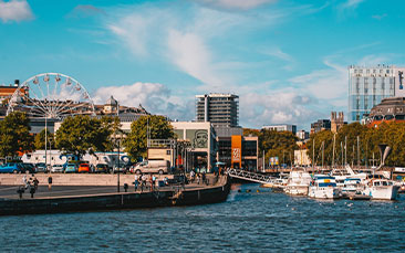 boozy boat tour hen party