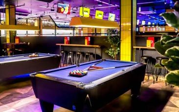 king pins games and drinks hen party