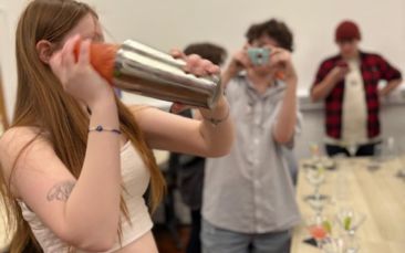 mobile welsh cocktail mixing hen party