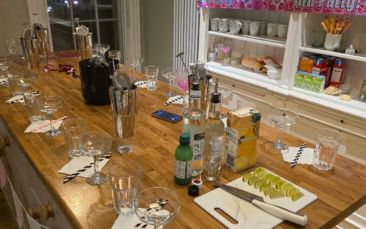 mobile welsh cocktail mixing hen party