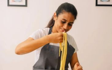pasta making with bottomless prosecco hen party