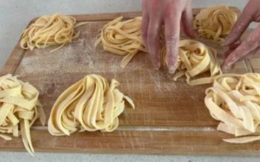 pasta making with bottomless prosecco hen party