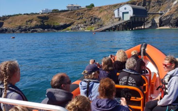 private power boat tour hen party