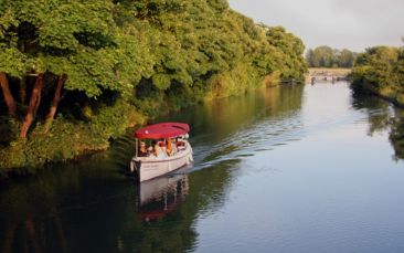 private prosecco cruise hen party