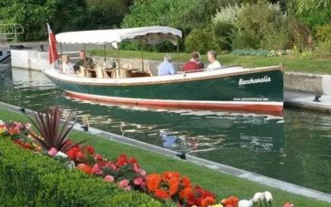 private prosecco cruise hen party