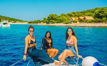private speedboat trip to Hvar hen party