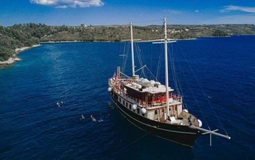 sailing cruise hen party