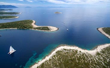 sailing cruise to Hvar hen party