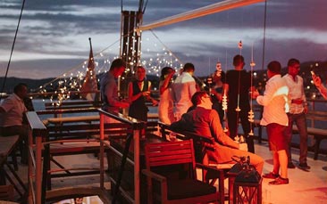 sunset sailing cruise hen party