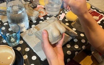 adult pottery class