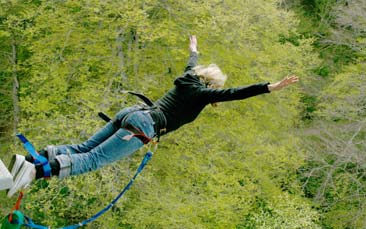 bungee jumping hen party