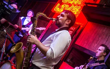 live music and drinks