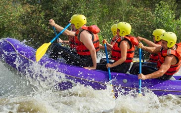 whitewater rafting hen party activity