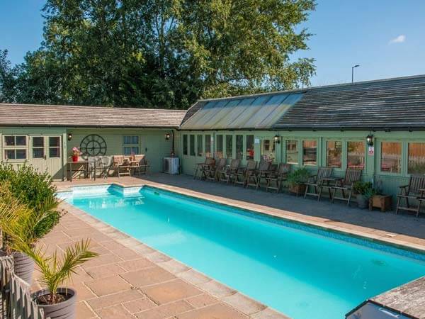 Bath hen accommodation