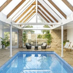 Hen Houses with Pool