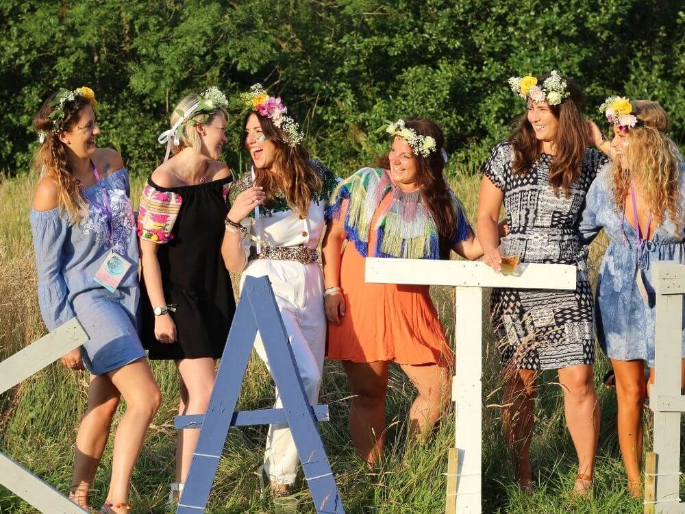 Hen Do Houses