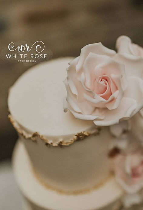 White Rose Cake Design
