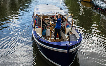 canal boat bar crawl