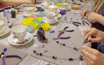 jewellery making with afternoon tea
